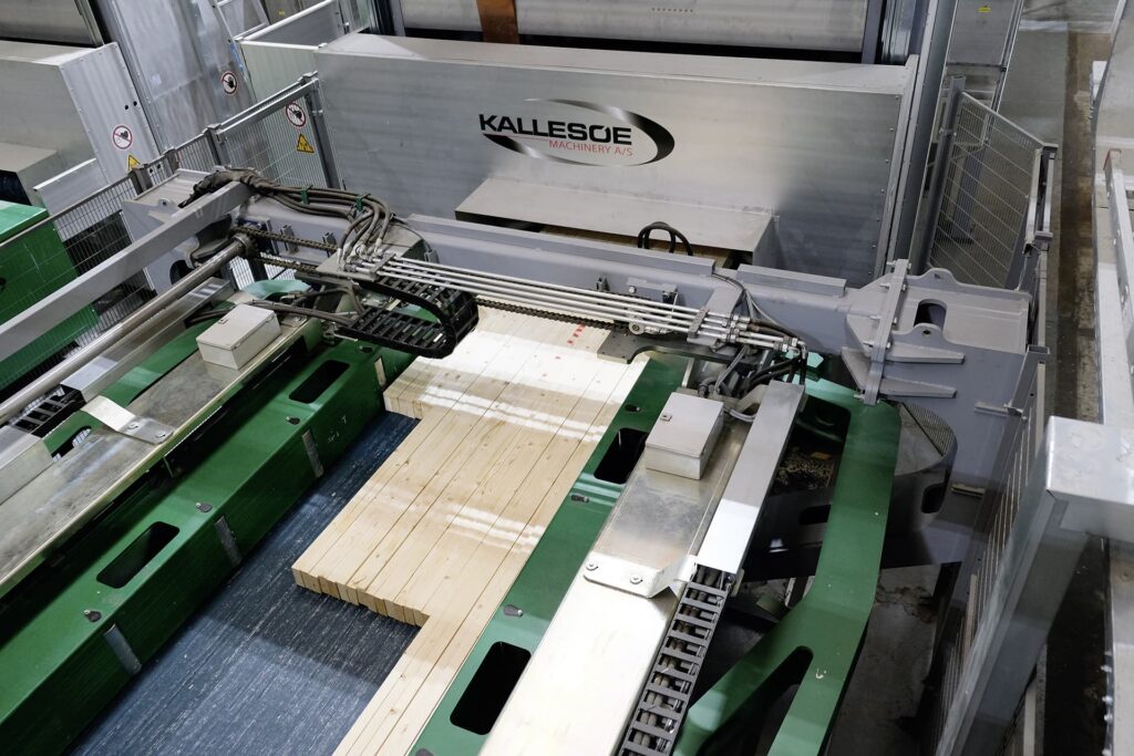 Kallesoe glulam or glued laminated timber press